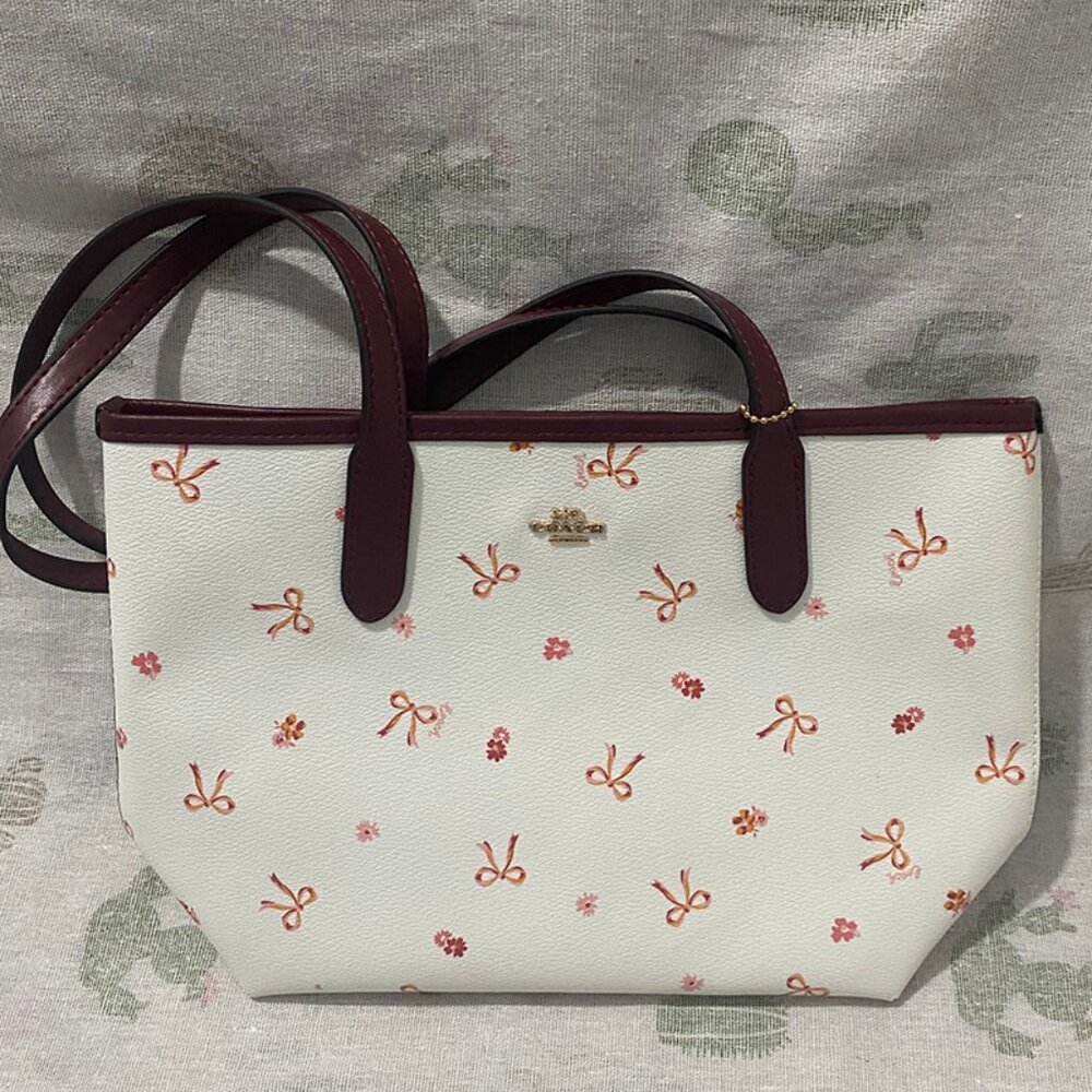 Coach White Tote Bag With Bow Print